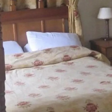 Oyo Rose & Crown 2* Bainbridge