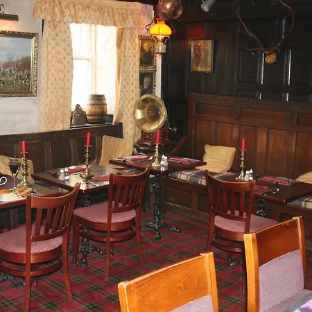 Oyo Rose & Crown Hotel 2*