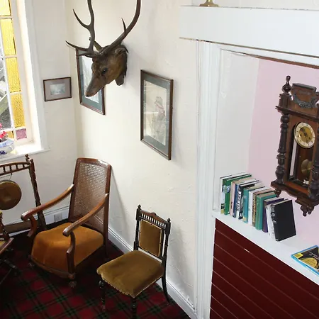 Oyo Rose & Crown Hotel