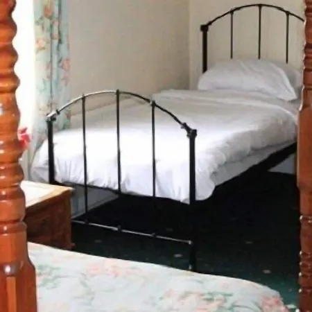 Oyo Rose & Crown Bainbridge