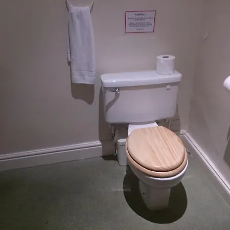 Oyo Rose & Crown Bainbridge