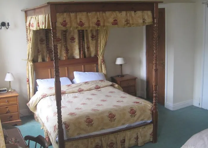 Oyo Rose & Crown Hotel 2*