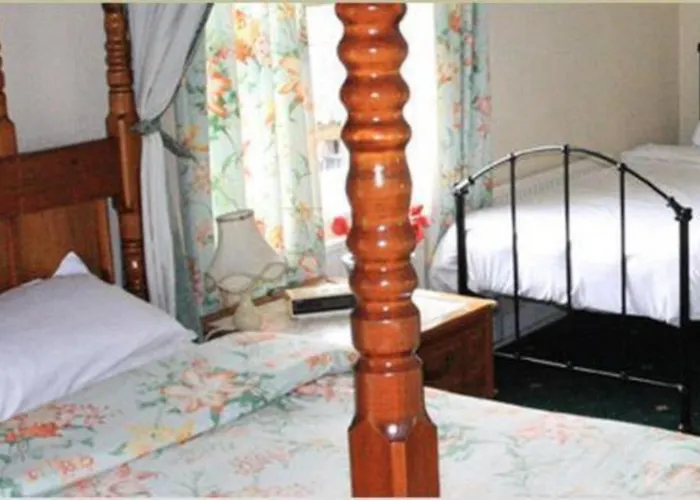 Oyo Rose & Crown Hotel Bainbridge