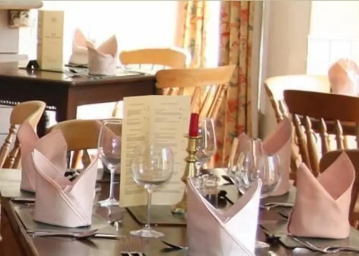 Hotel Oyo Rose & Crown Hotel