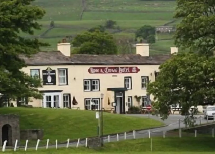 Hotel Oyo Rose & Crown Hotel