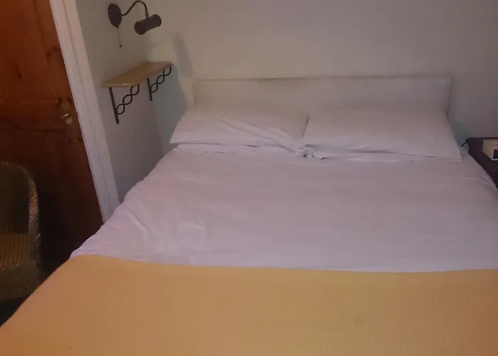 Hotel Oyo Rose & Crown Hotel Bainbridge