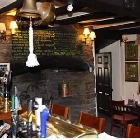 Oyo Rose & Crown Hotel 2* Bainbridge