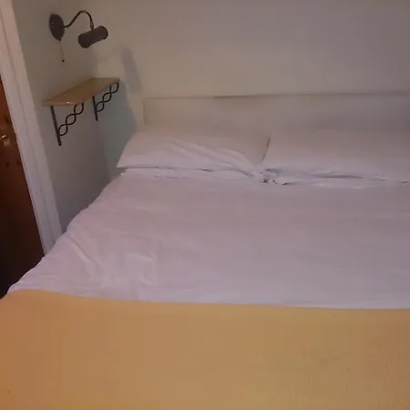 Hotel Oyo Rose & Crown Bainbridge